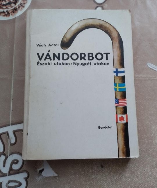 Vándorbot könyv
