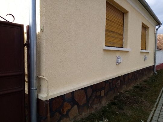 Veszprém megyeben Bakonyságon jó állapotú családi ház eladó