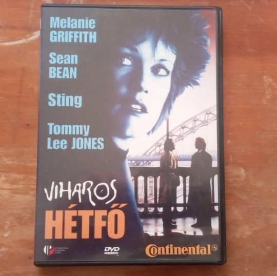 Viharos hétfő film