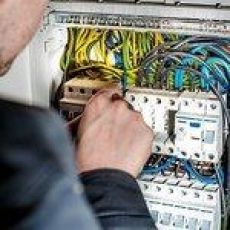 Villanyszerelő német szakmunka Frankfurt alatt