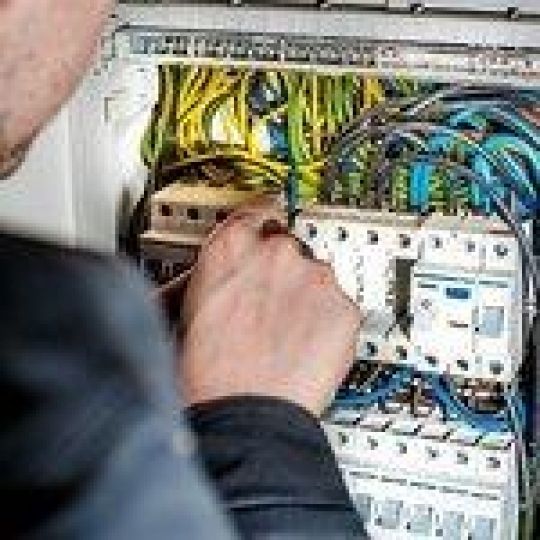 Villanyszerelő német szakmunka húsiparban Baden-Württemberg