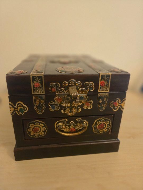 Vintage stílusú keleties lakk sminkdoboz