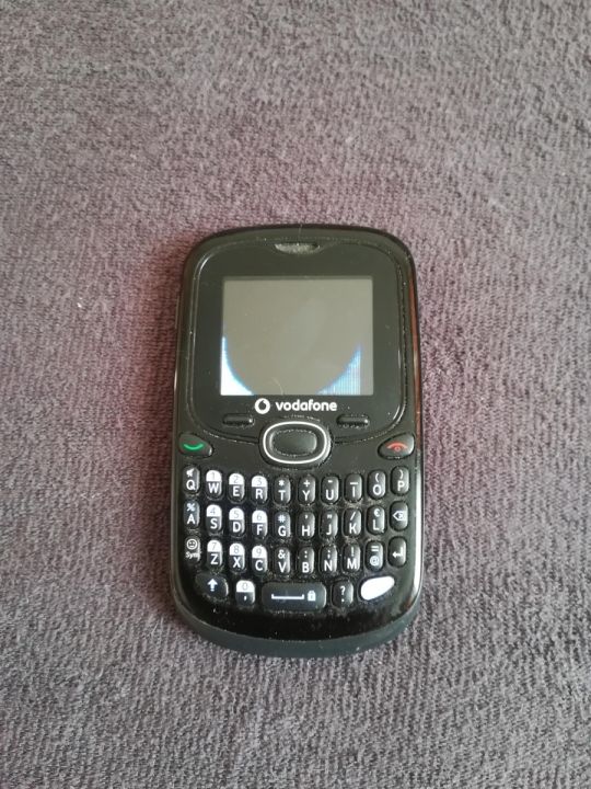 Vodafone 345  telefon eladó ,törött kijelzős.