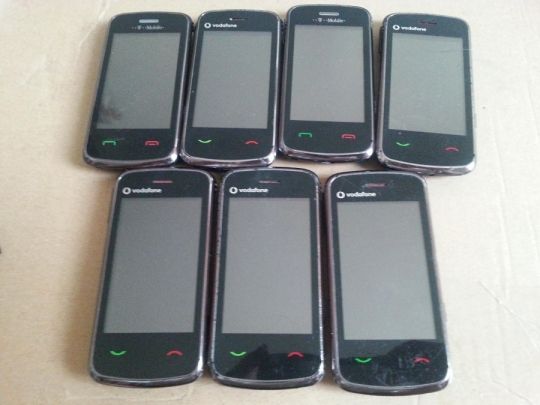 Vodafone 547 telefon eladó érintőhibásak