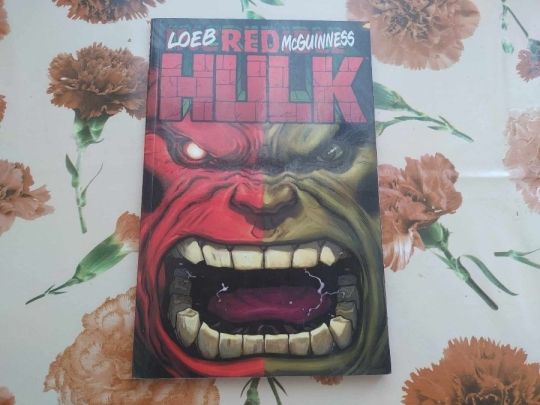 Vörös Hulk kötet