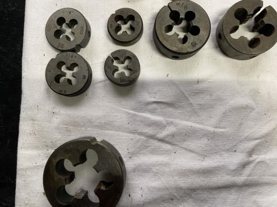 Whitworth menetmetszők  1/ 8 “   ;  3/ 8 “   ;  5/ 8 “  ;  5/16