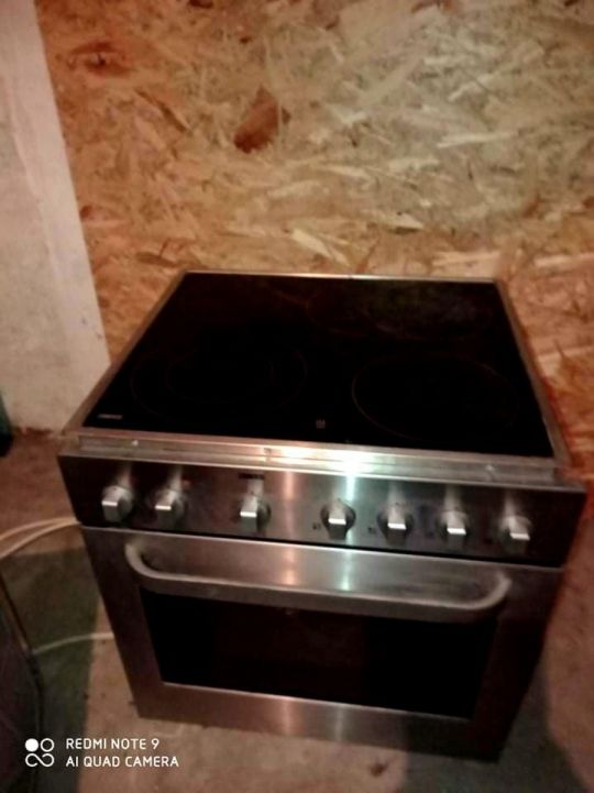 Zanussi hőlégkeveréses sütő és főzőlap szett
