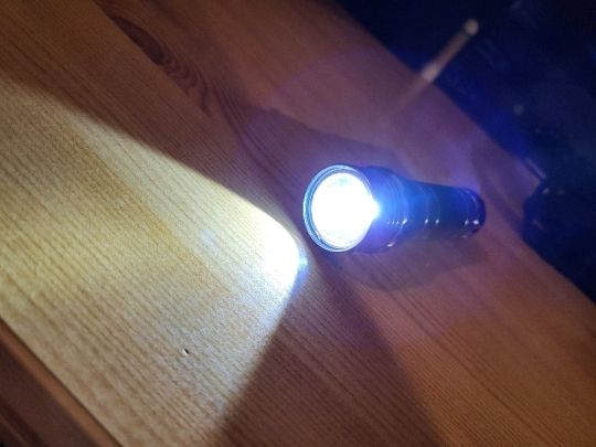 Zseblámpa Elemlámpa lámpa Cree LED túra horgász újszerű